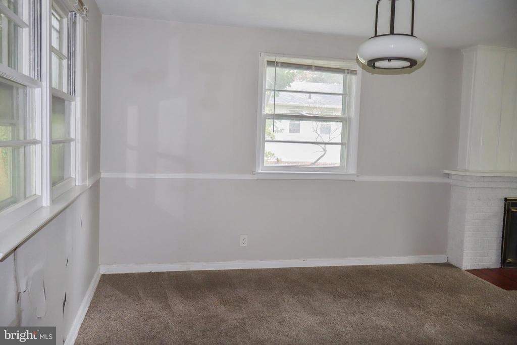1380 GLENBROOK ROAD