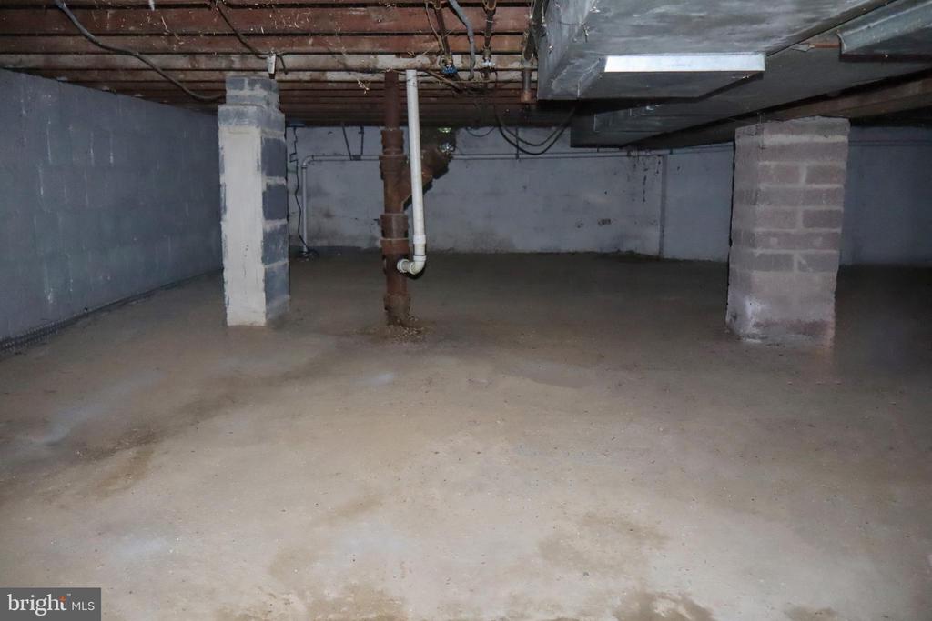1380 GLENBROOK ROAD