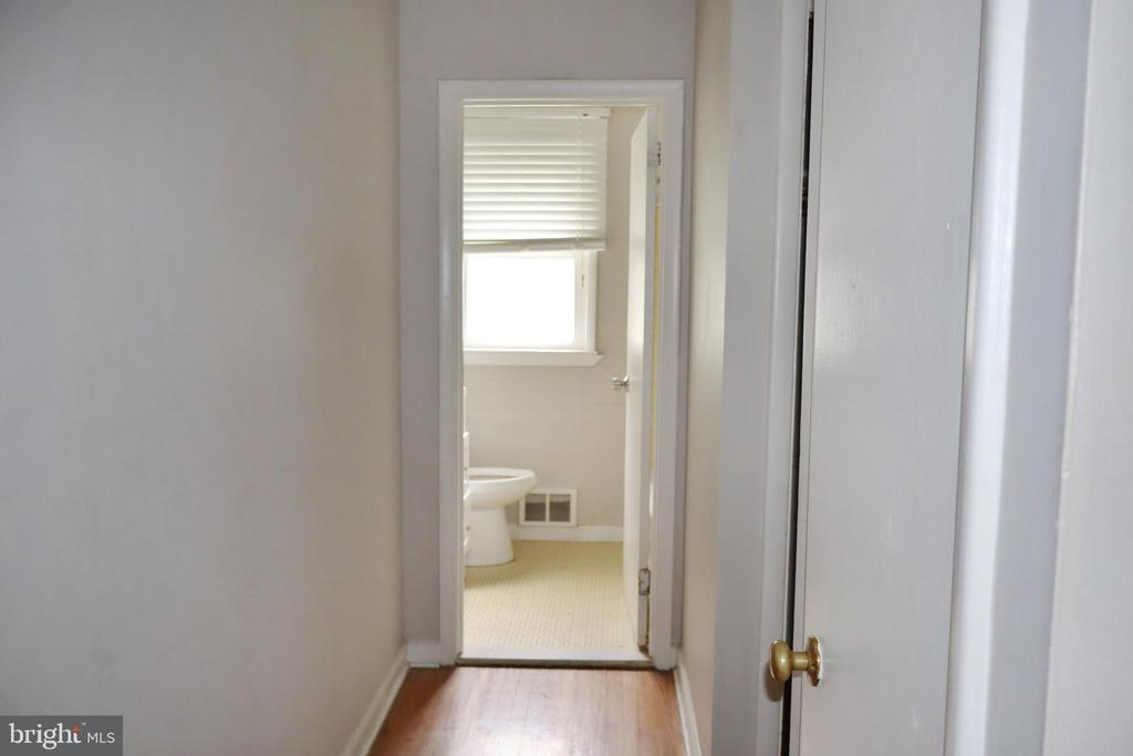 1380 GLENBROOK ROAD