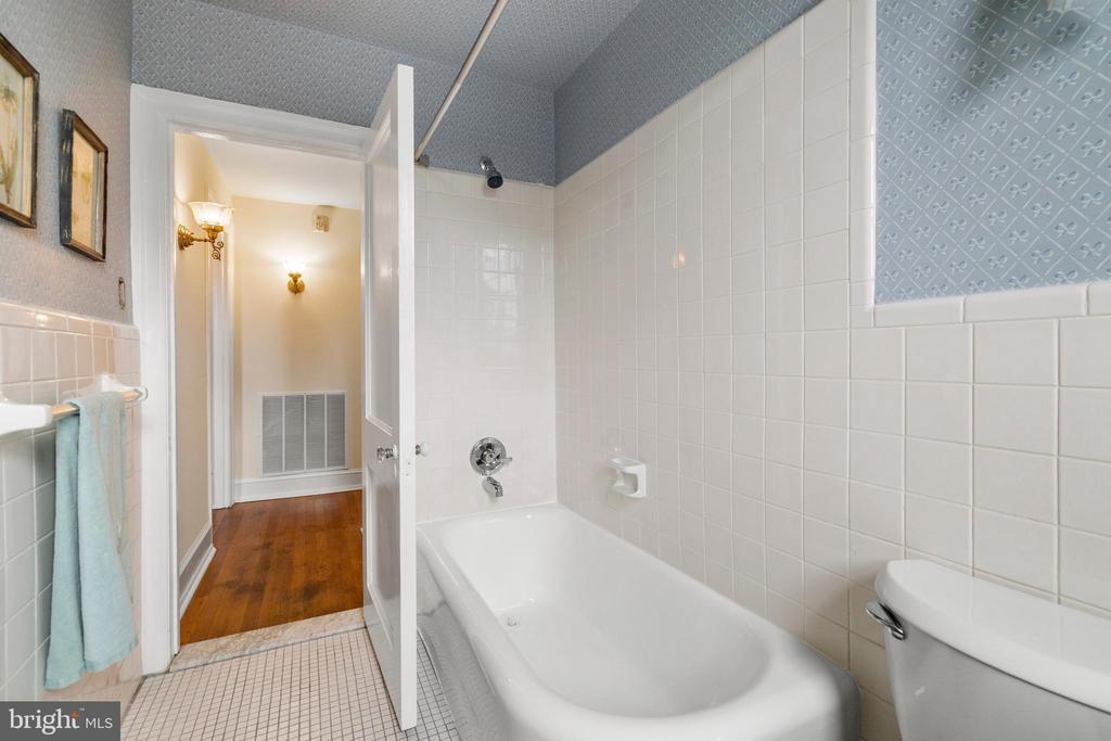 900 VALLEY ROAD Unit: C-403