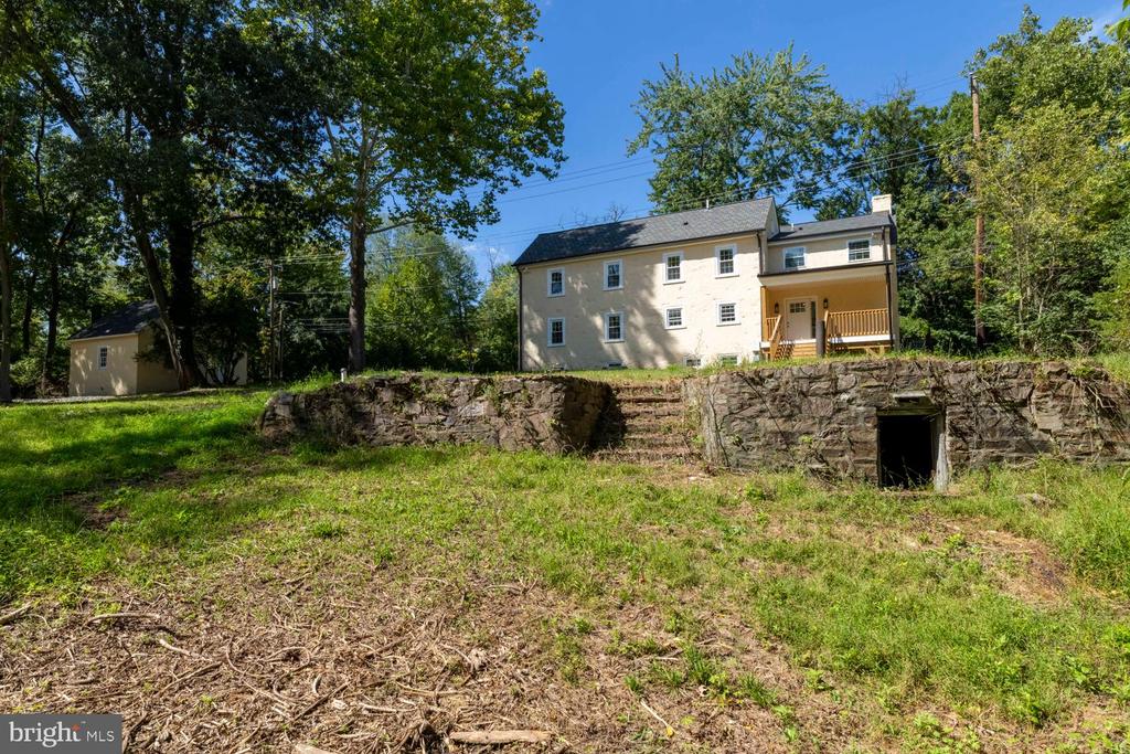 2315 HICKORY