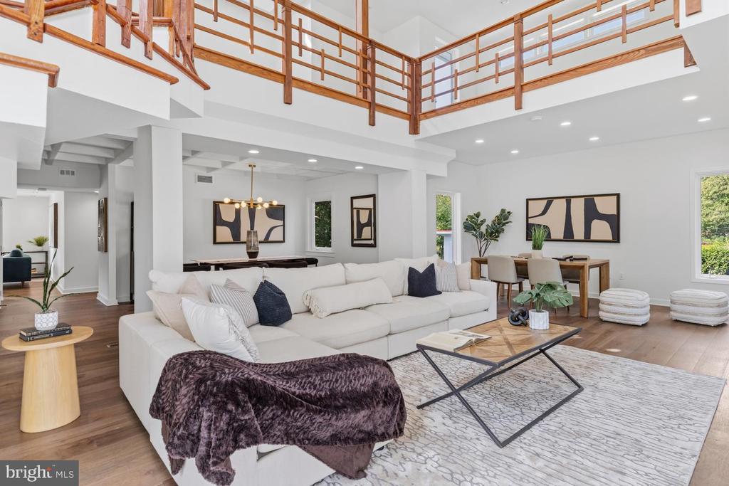 8107 GLADSTONE ROAD