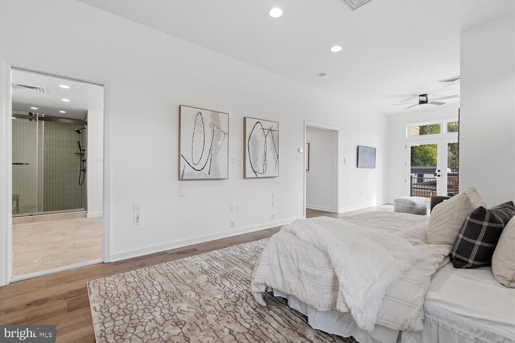 8107 GLADSTONE ROAD