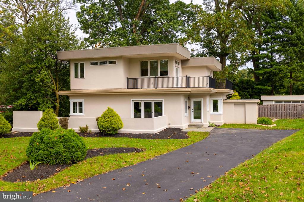 8107 GLADSTONE ROAD