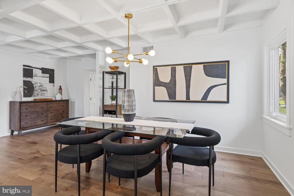 8107 GLADSTONE ROAD
