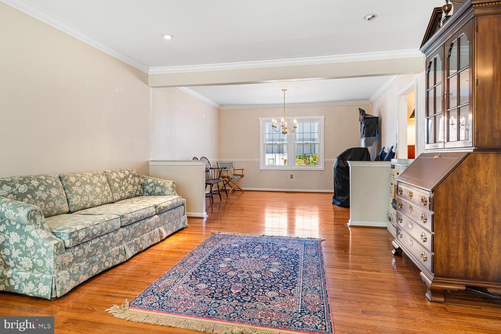 142 BLUE RIBBON DRIVE