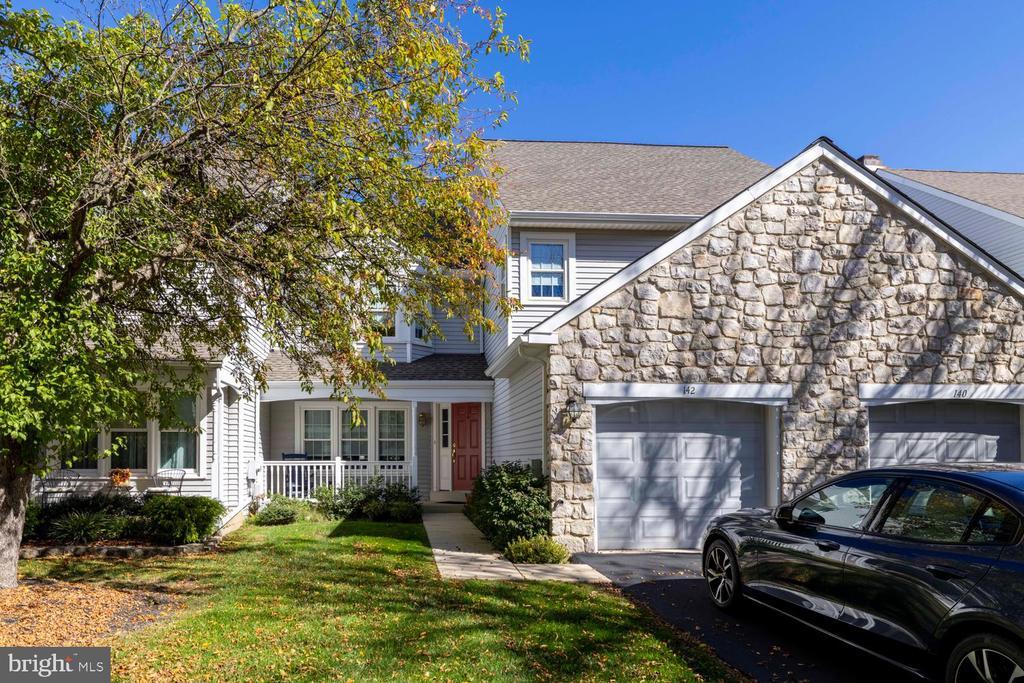 142 BLUE RIBBON DRIVE