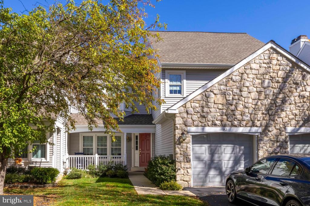 142 BLUE RIBBON DRIVE
