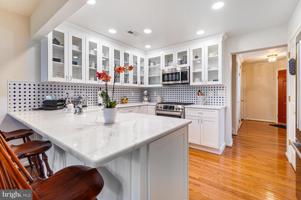 142 BLUE RIBBON DRIVE
