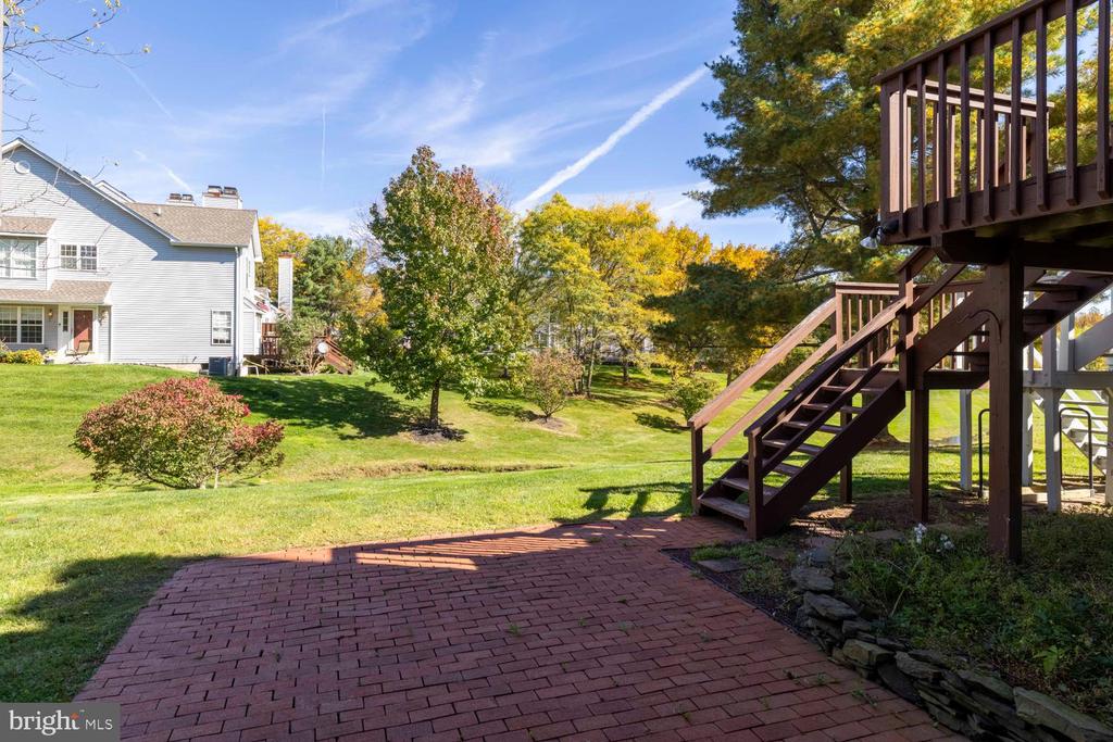 142 BLUE RIBBON DRIVE
