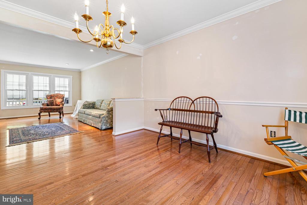 142 BLUE RIBBON DRIVE
