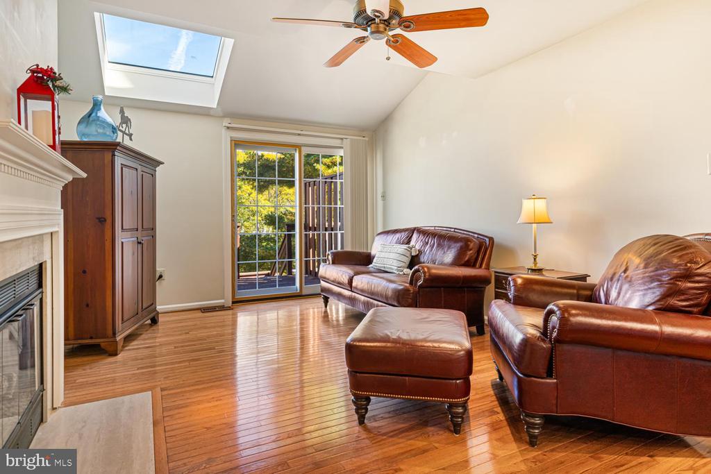 142 BLUE RIBBON DRIVE