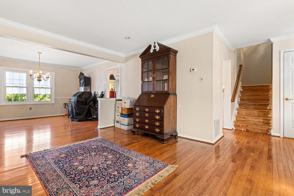 142 BLUE RIBBON DRIVE