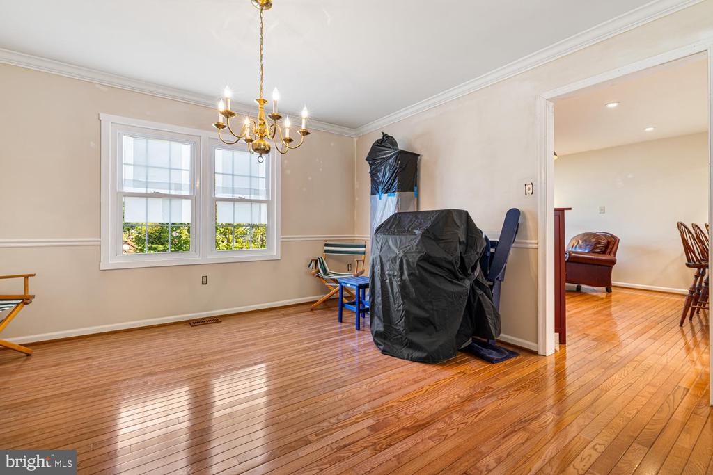 142 BLUE RIBBON DRIVE