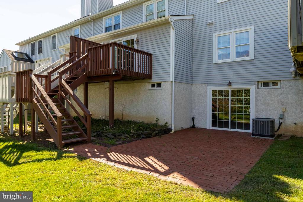 142 BLUE RIBBON DRIVE