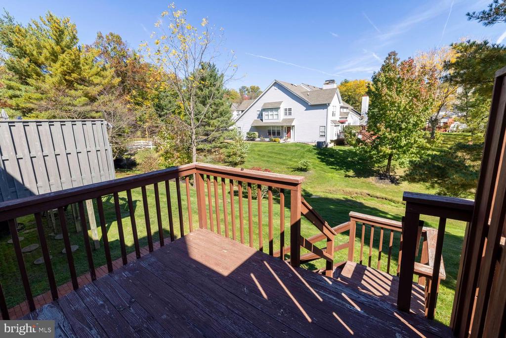142 BLUE RIBBON DRIVE