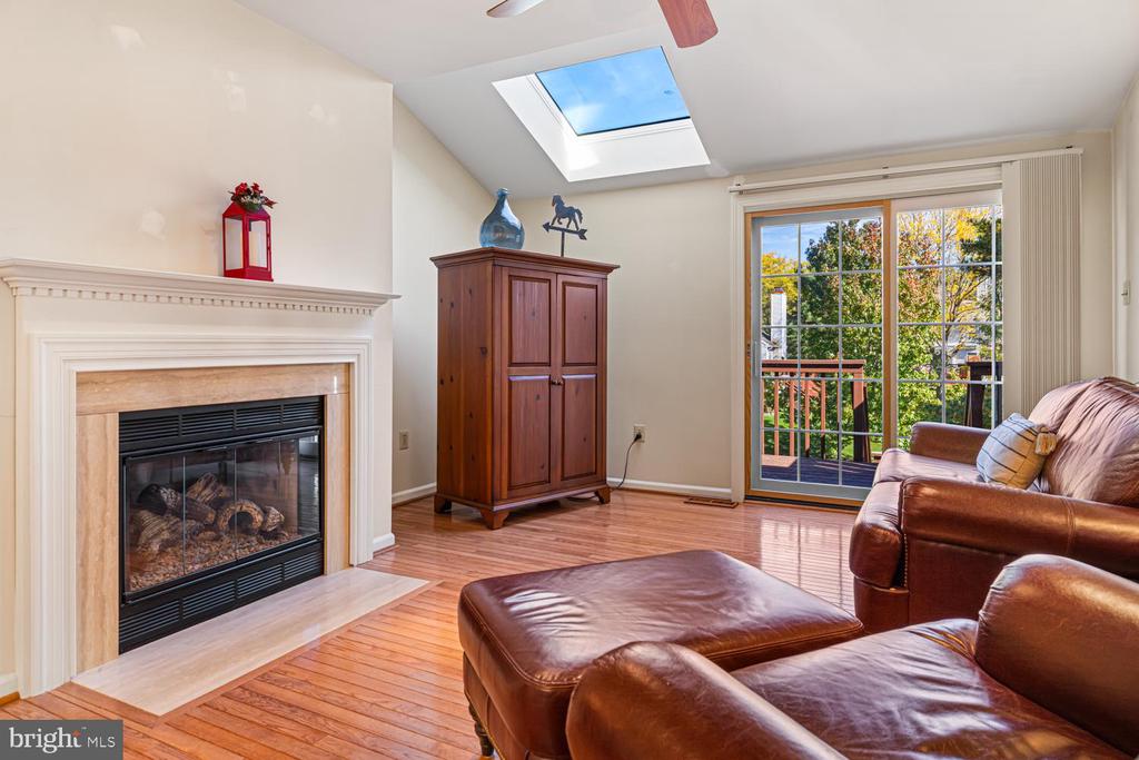 142 BLUE RIBBON DRIVE