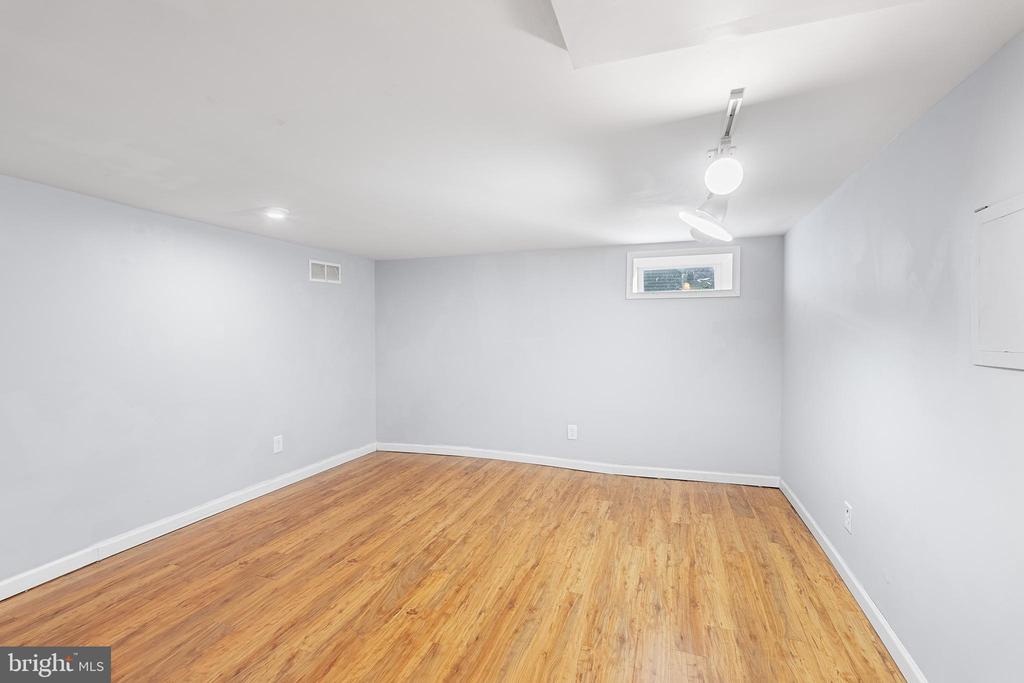 2354 Polk Valley Rd