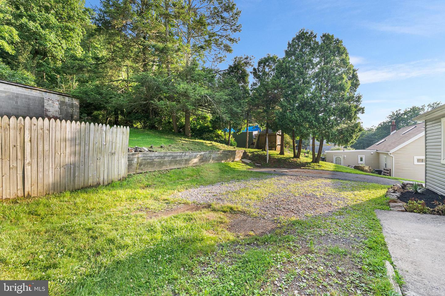 2354 Polk Valley Rd