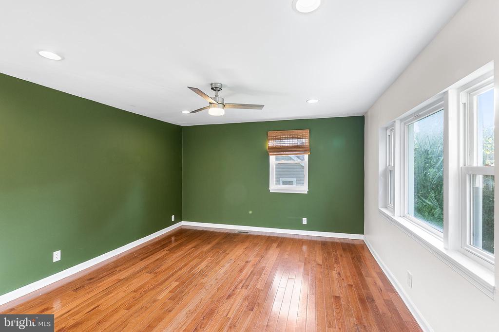 2354 Polk Valley Rd