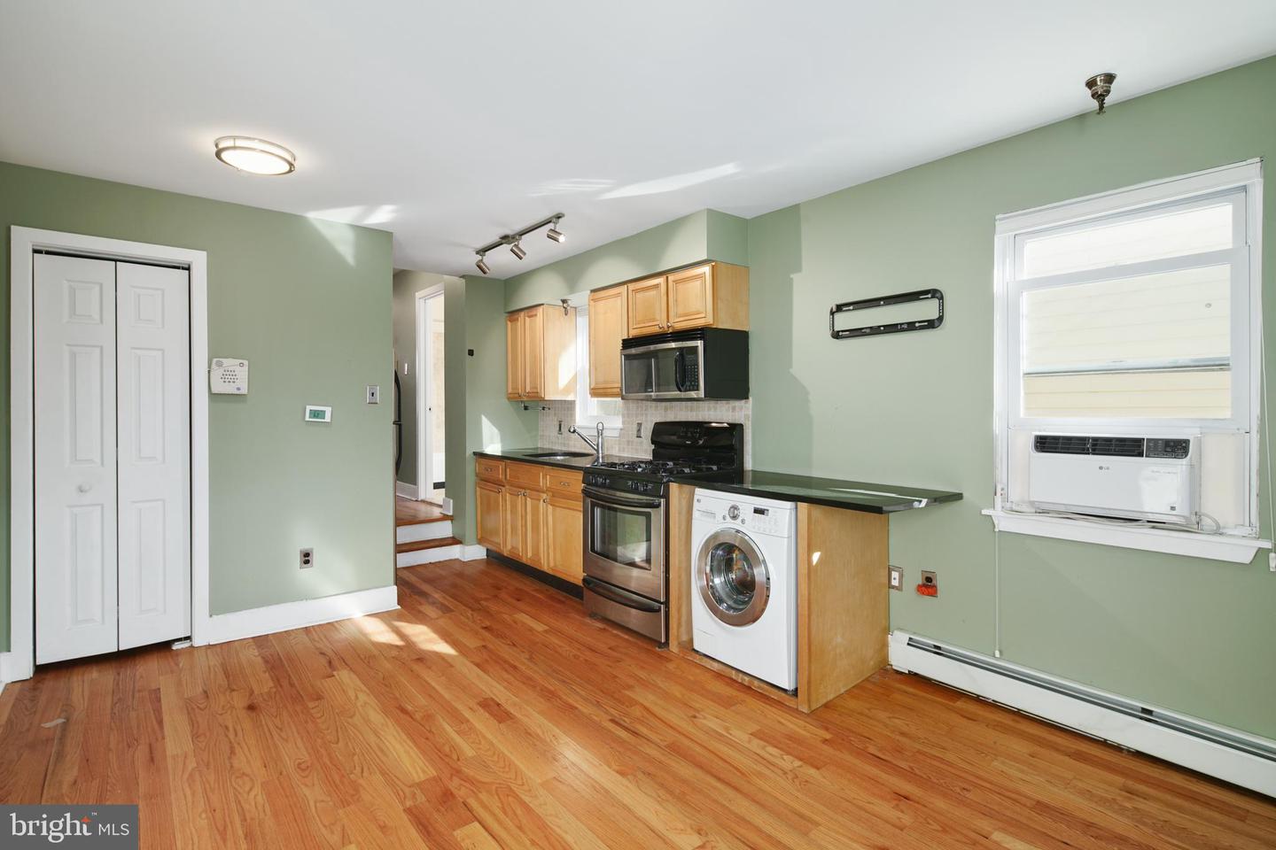 2112 Christian St #B