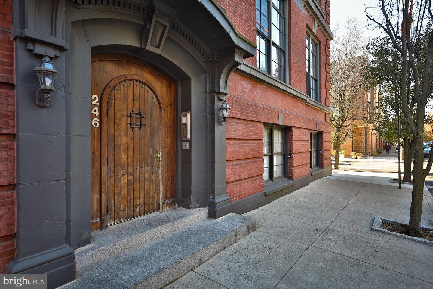 246 Fitzwater St #2