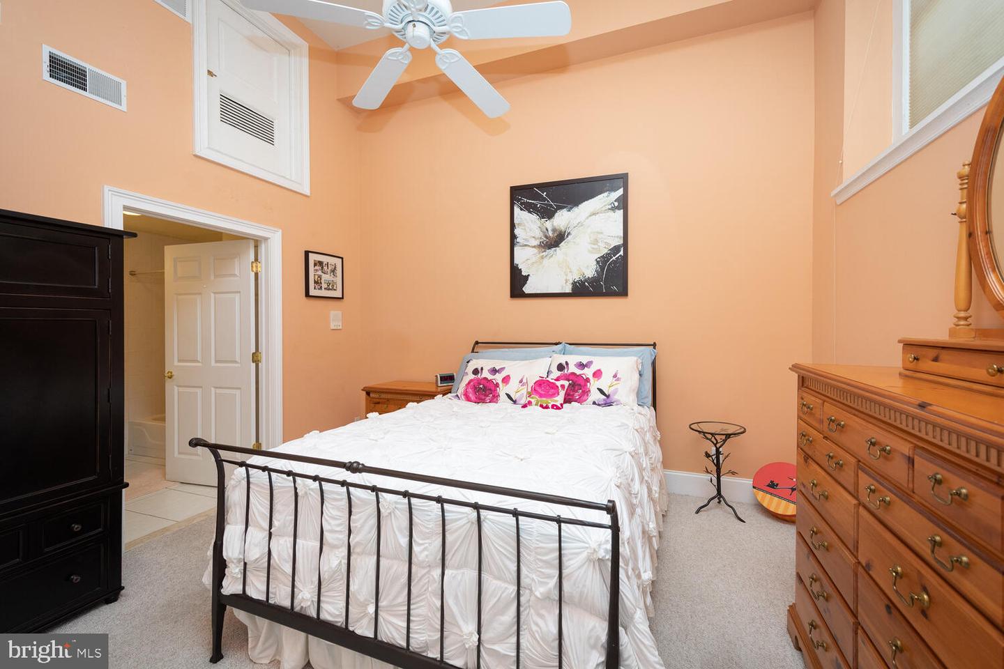246 Fitzwater St #2