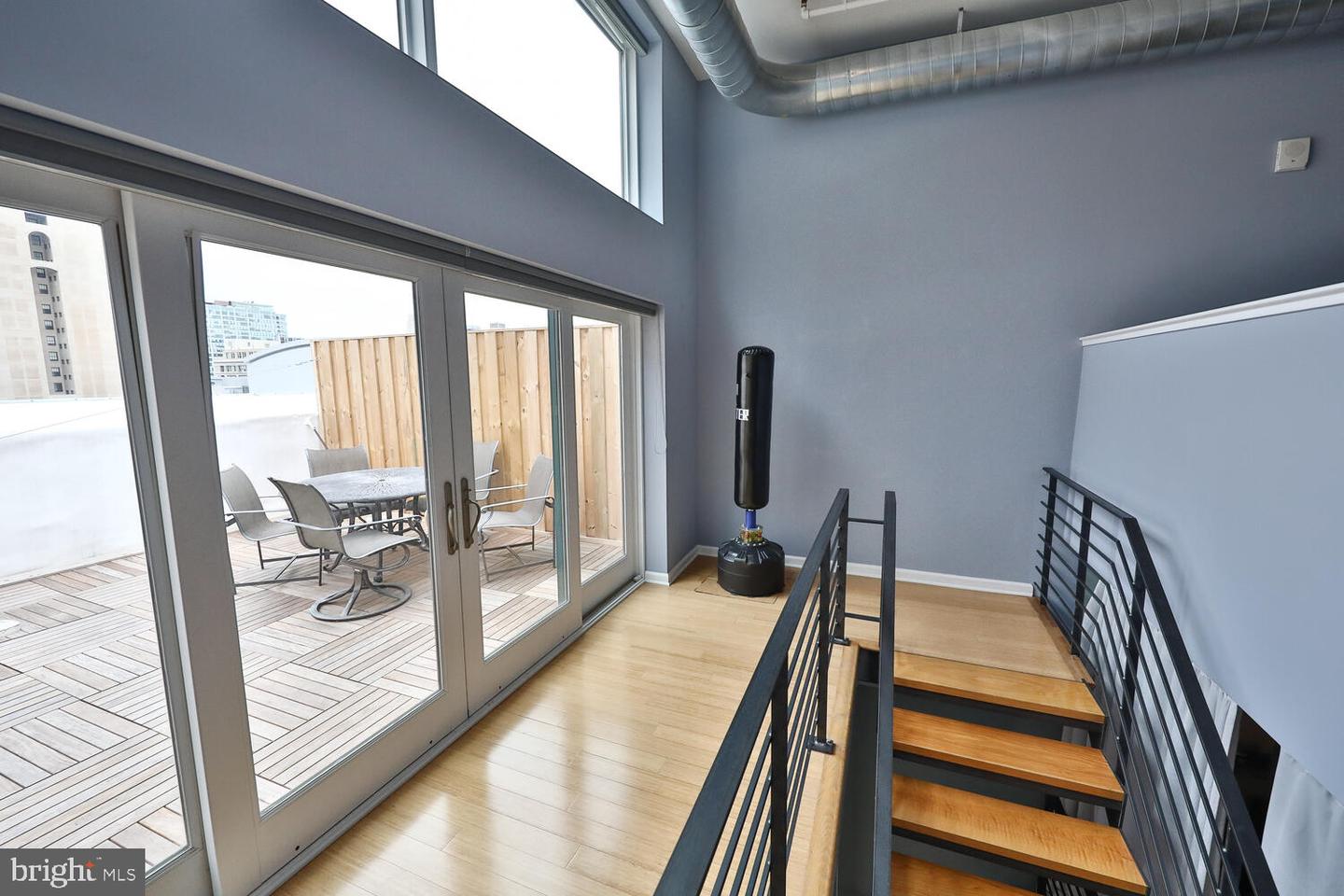 1228-32 Arch St #8c
