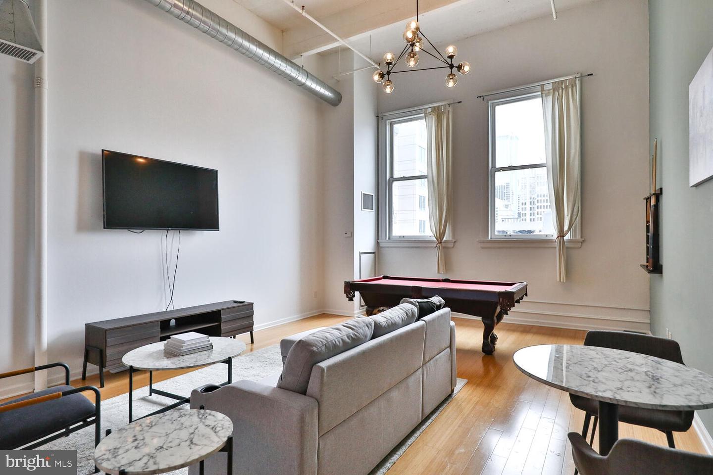 1228-32 Arch St #8c
