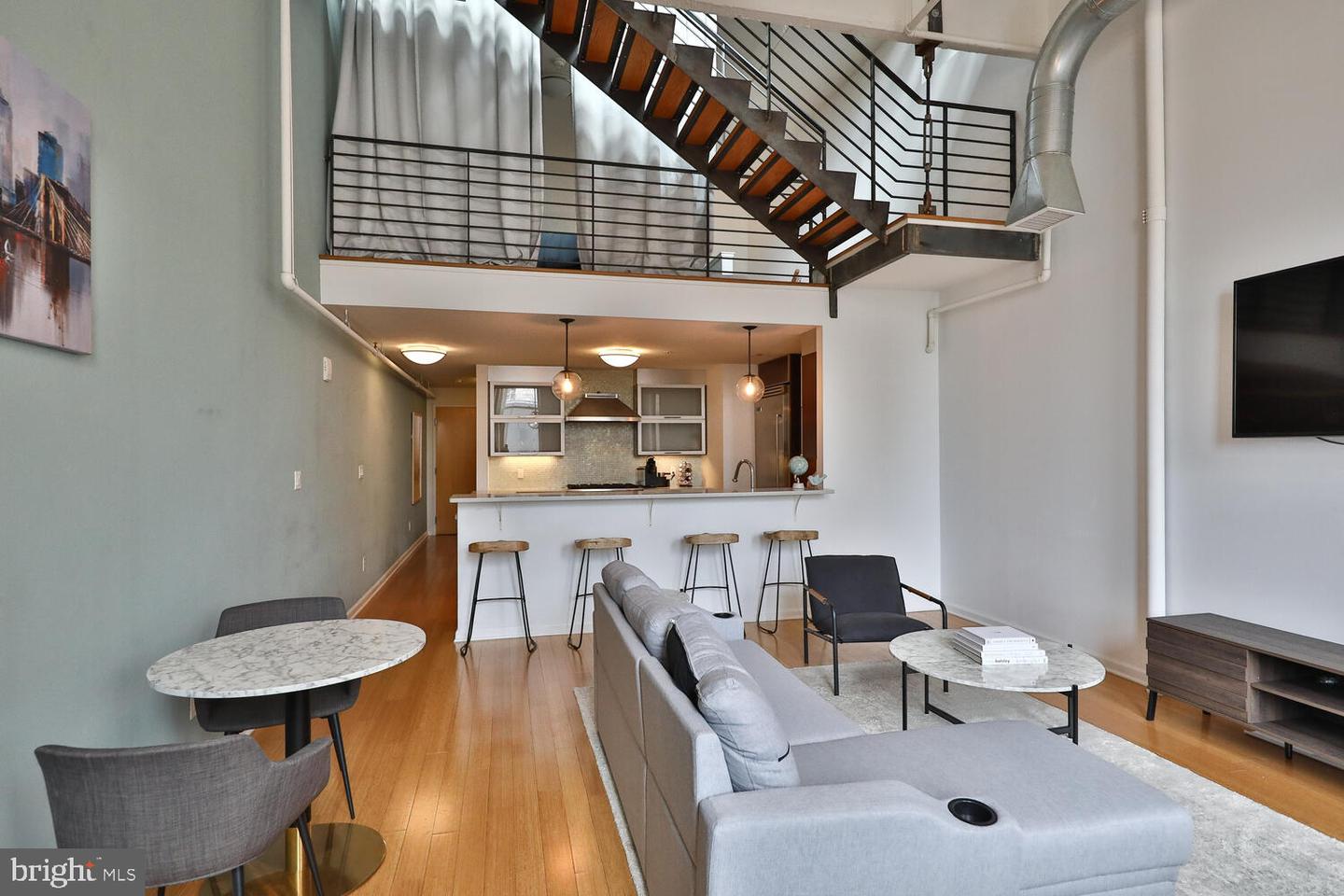1228-32 Arch St #8c
