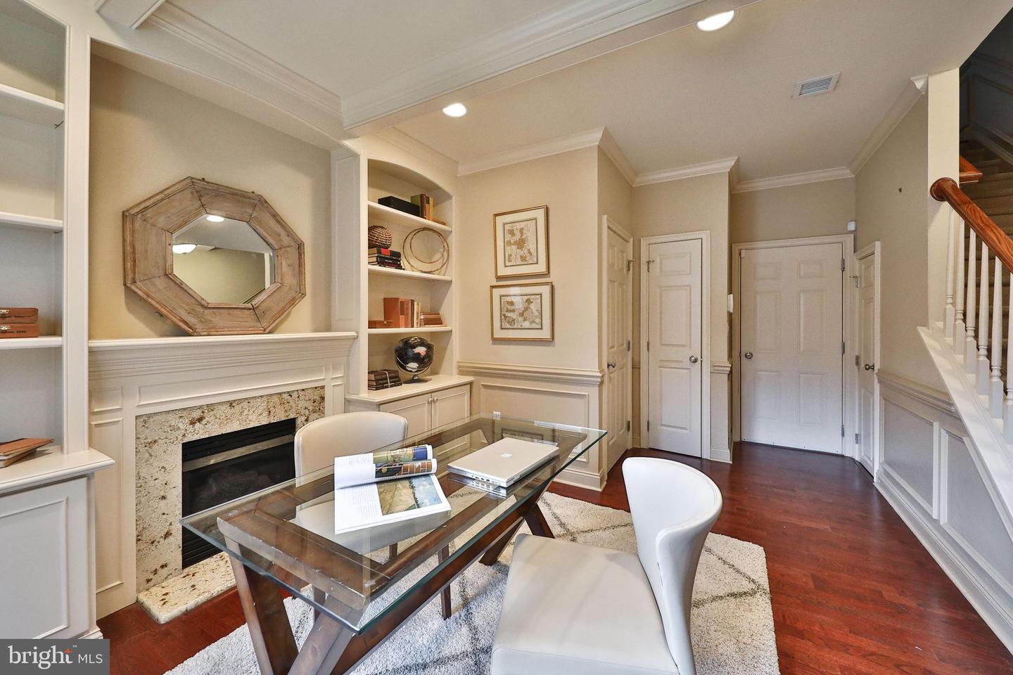 302 Governors Ct