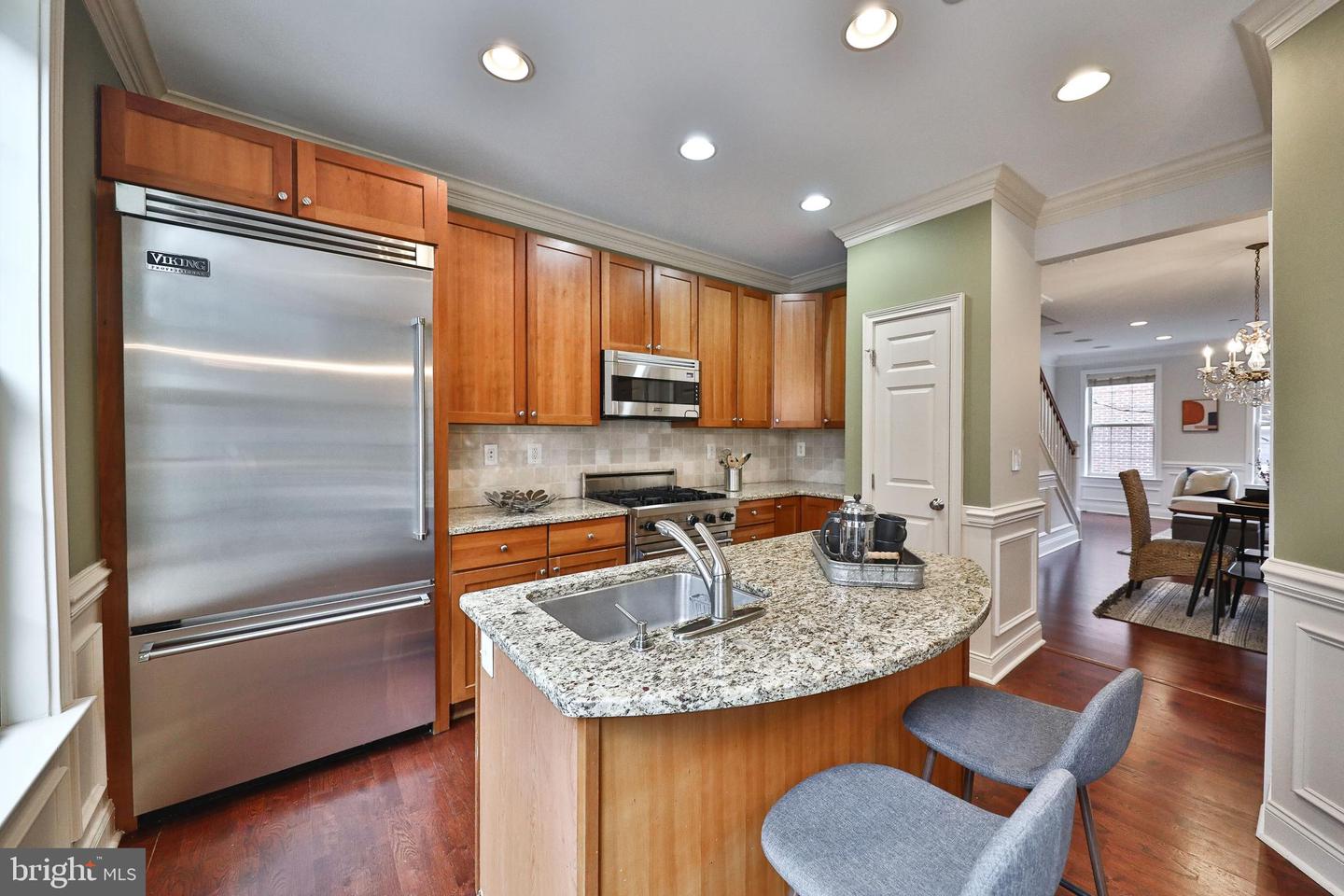 302 Governors Ct