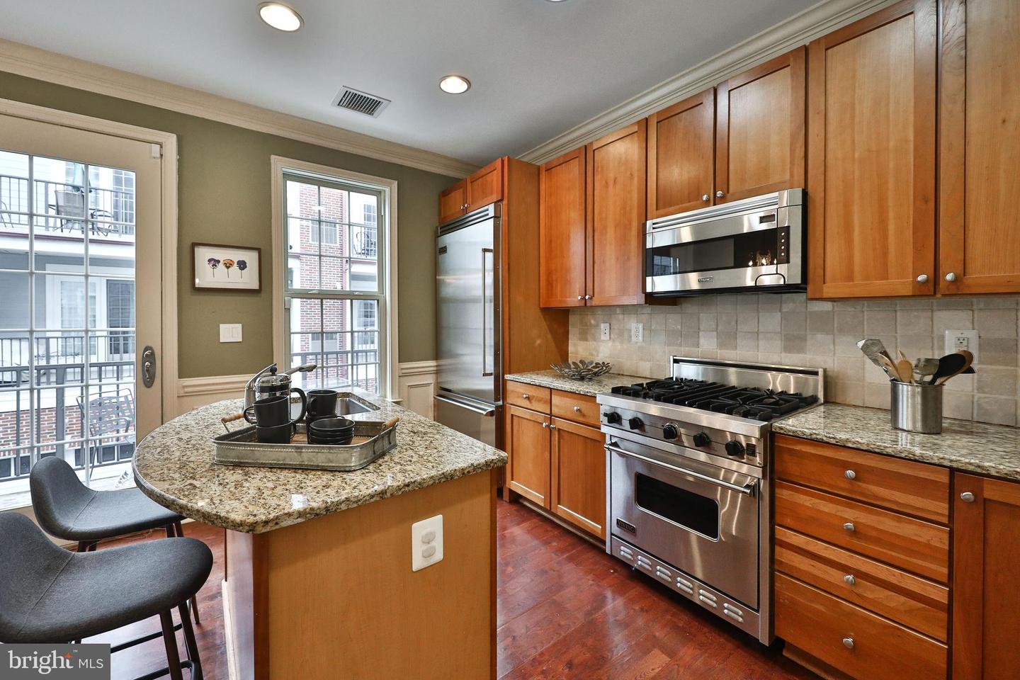 302 Governors Ct