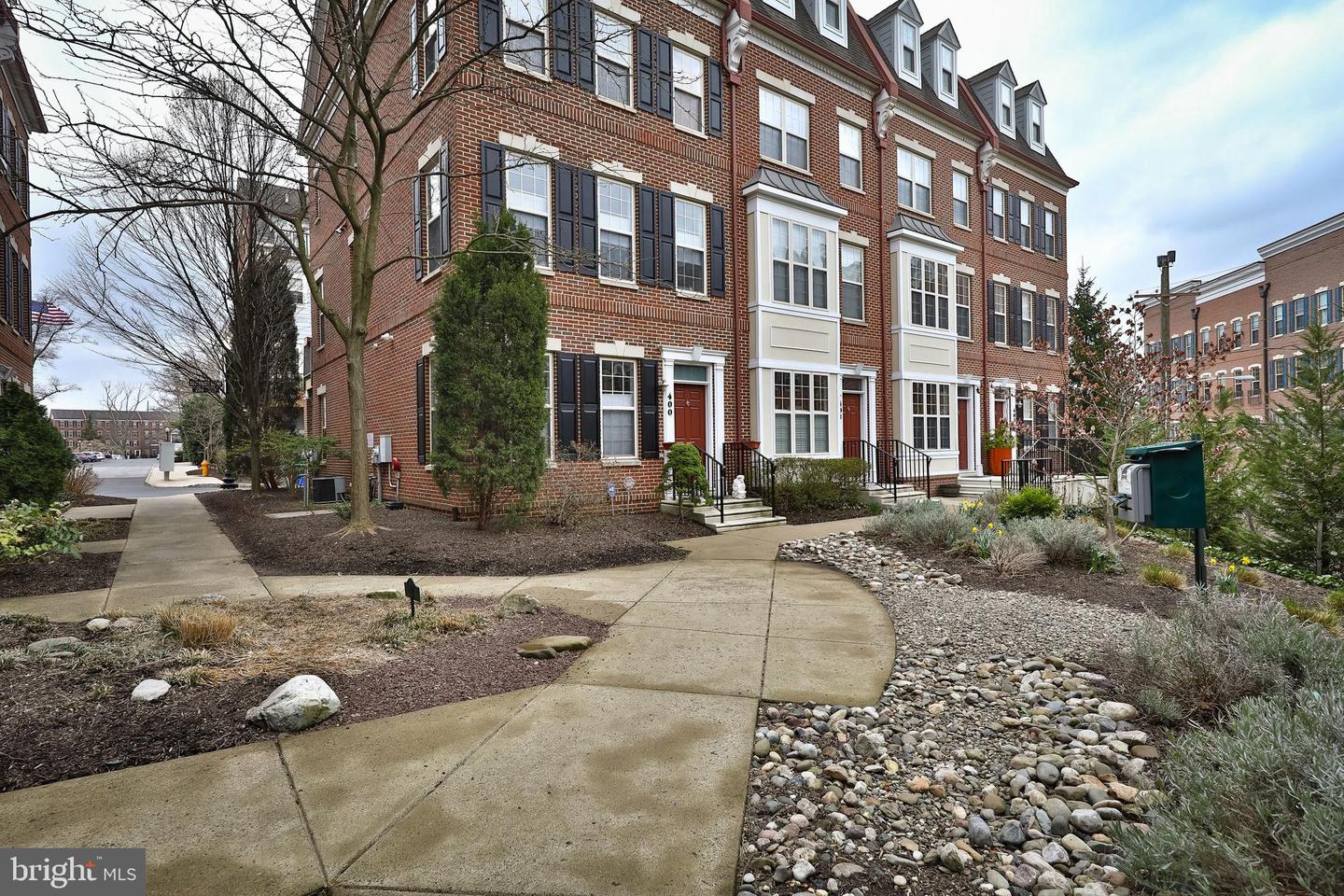 302 Governors Ct