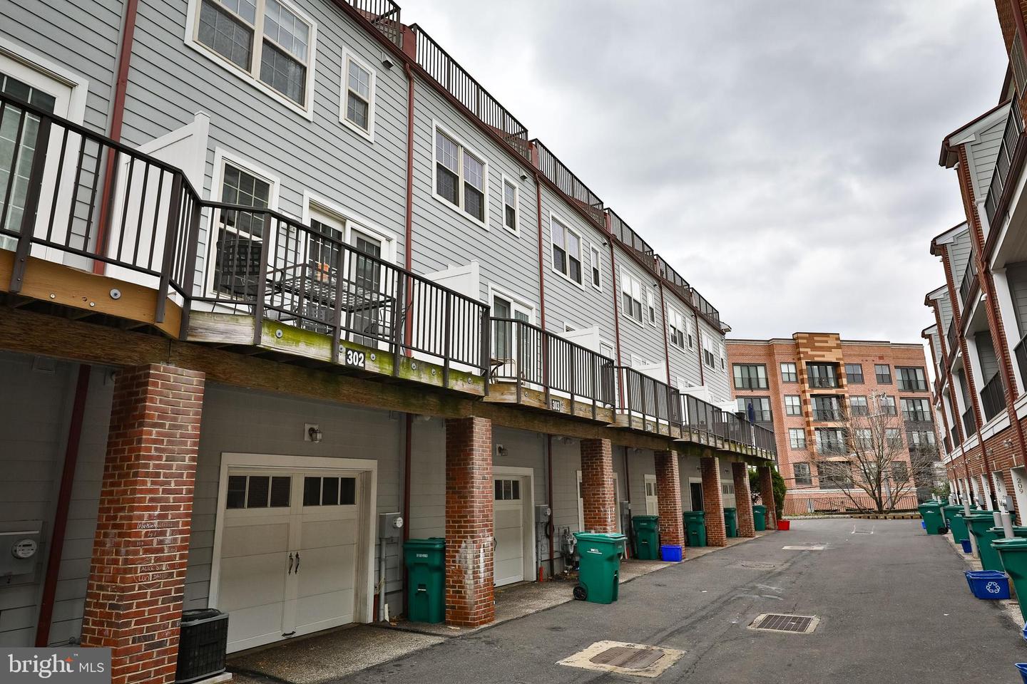 302 Governors Ct