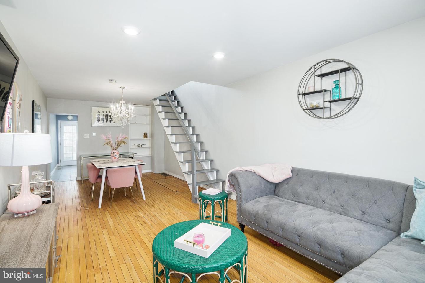 2639 Sepviva St
