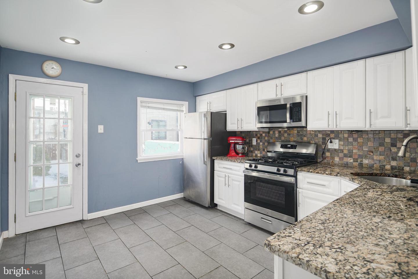 2639 Sepviva St