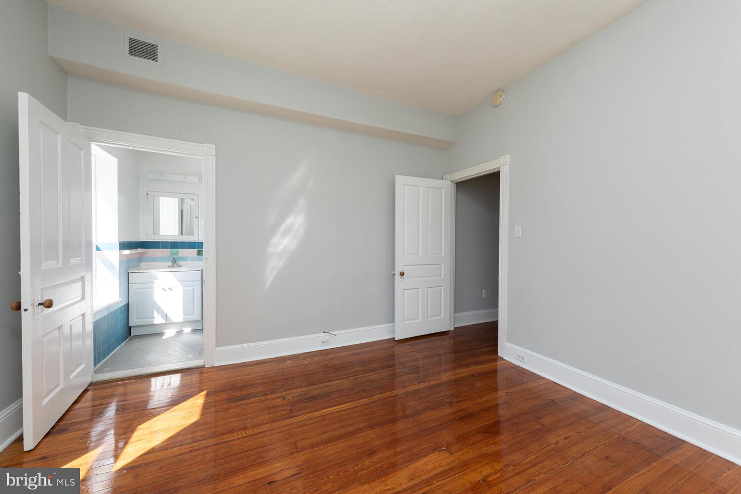 7904-6 Germantown Ave