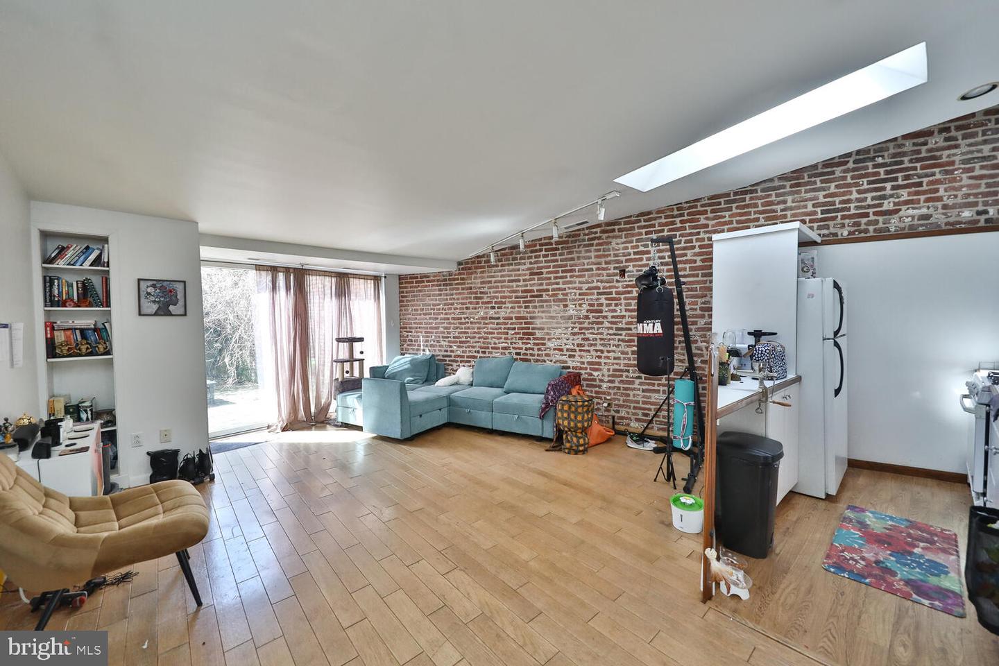 7904-6 Germantown Ave