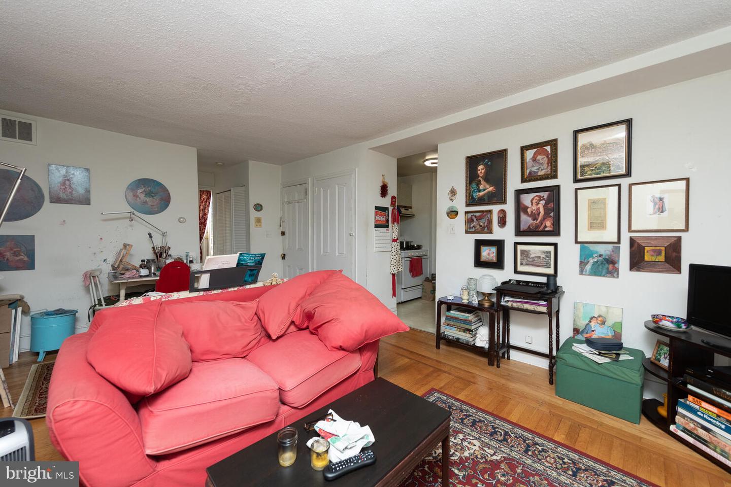 7904-6 Germantown Ave