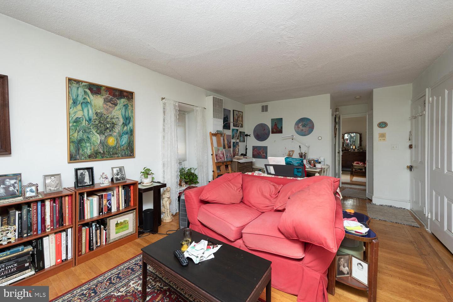 7904-6 Germantown Ave