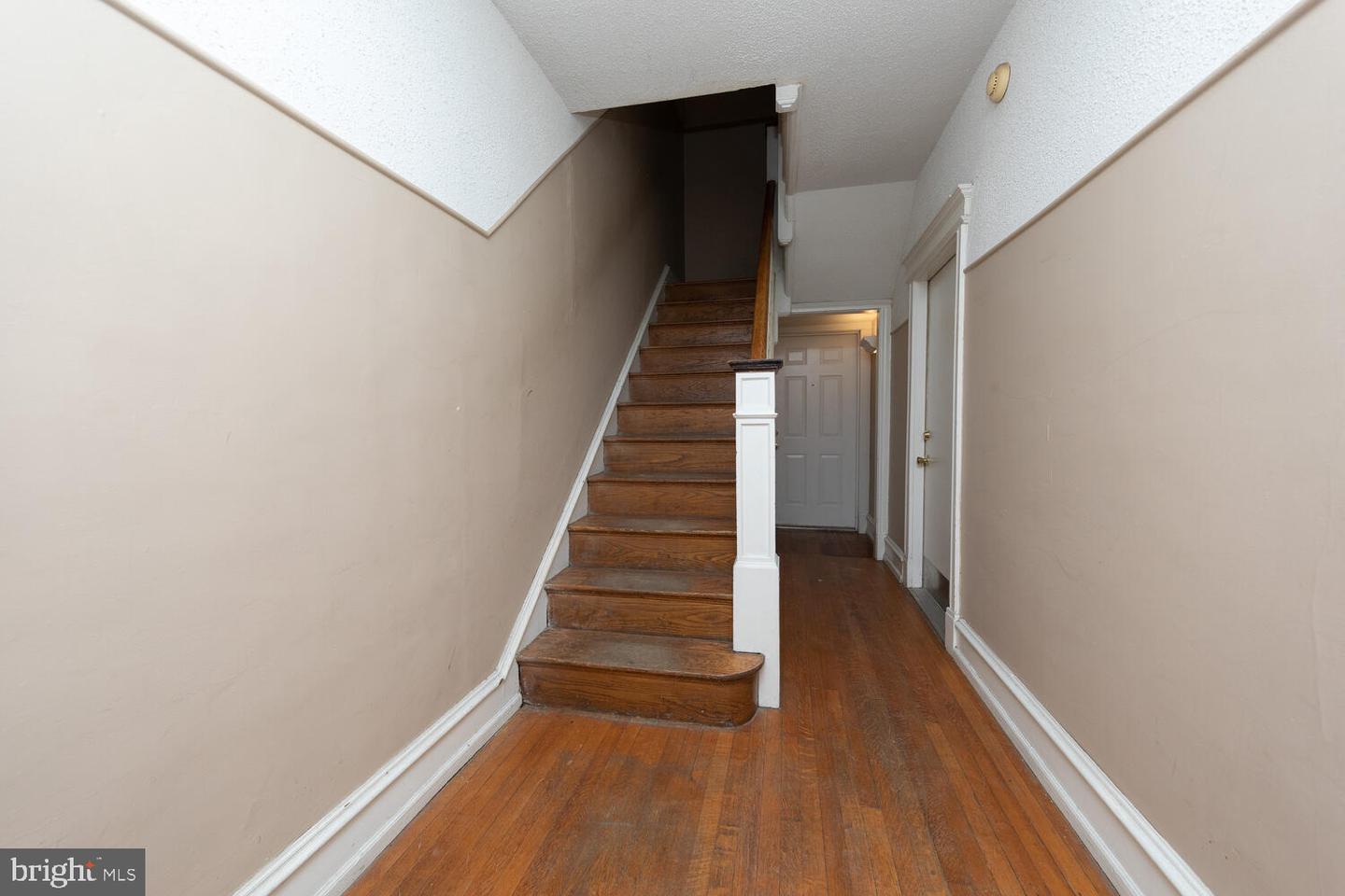 7904-6 Germantown Ave