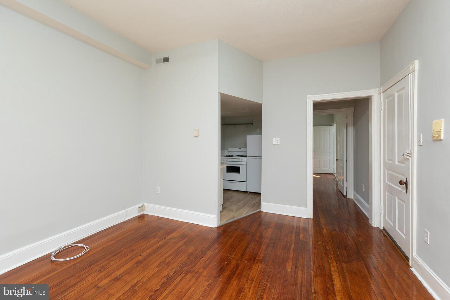 7904-6 Germantown Ave