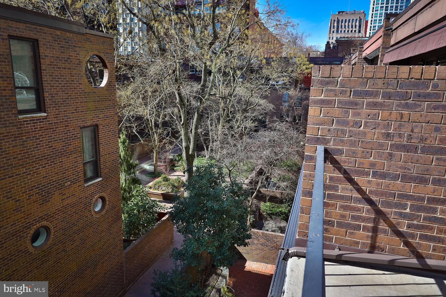 2 Saint James Ct