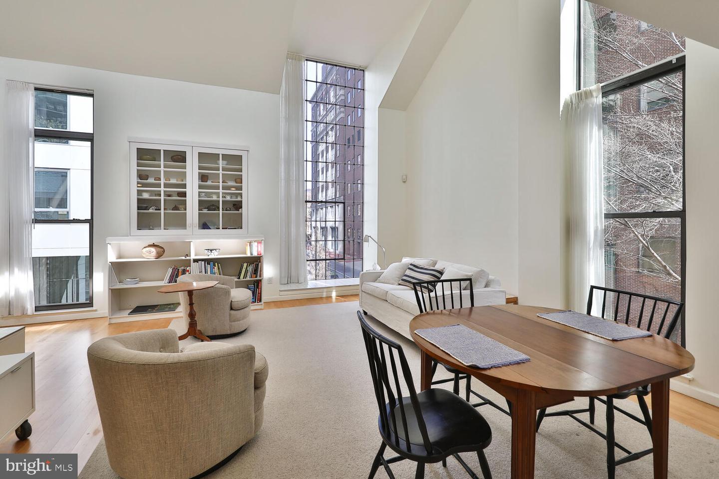 2 Saint James Ct