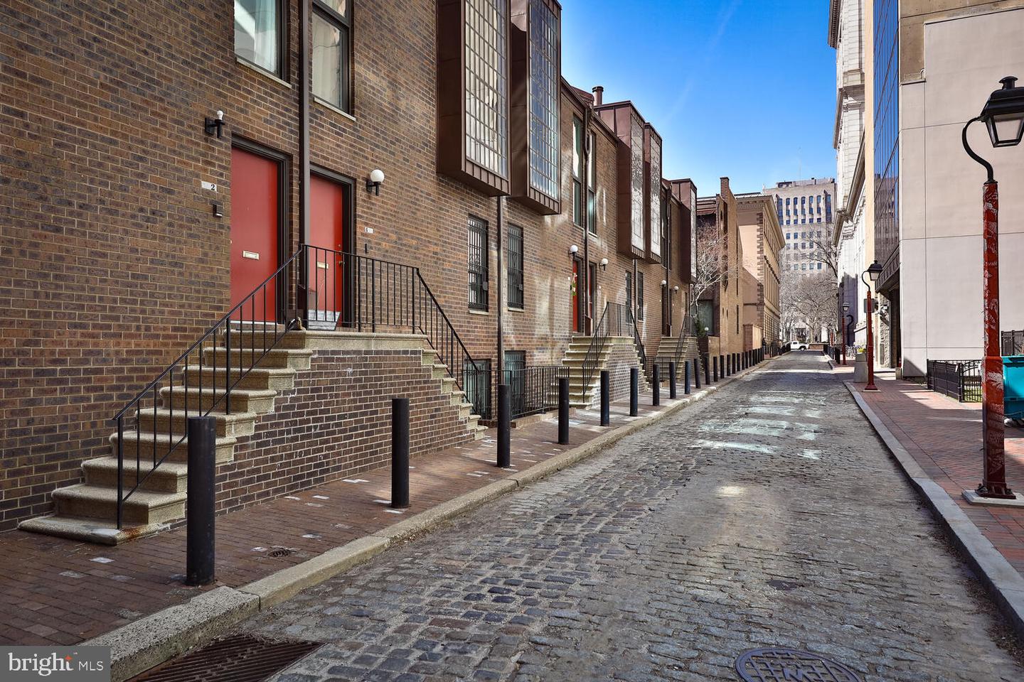 2 Saint James Ct