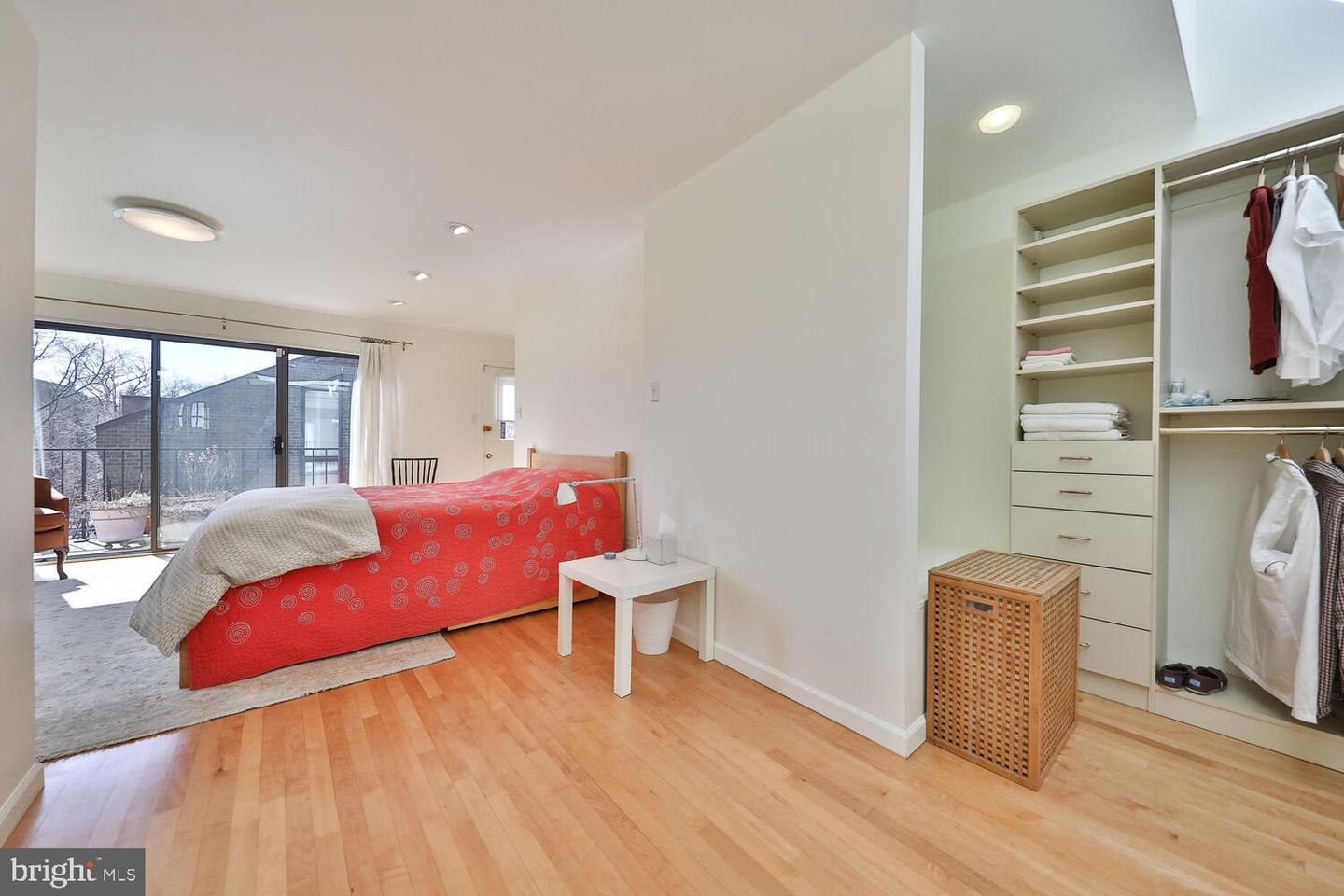 2 Saint James Ct