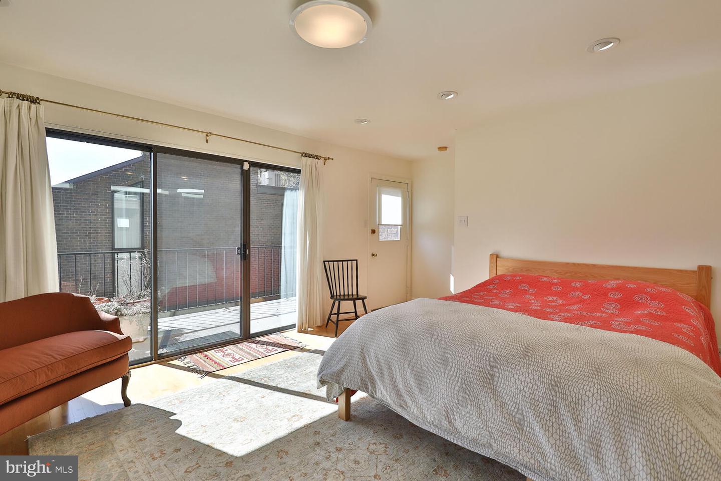 2 Saint James Ct