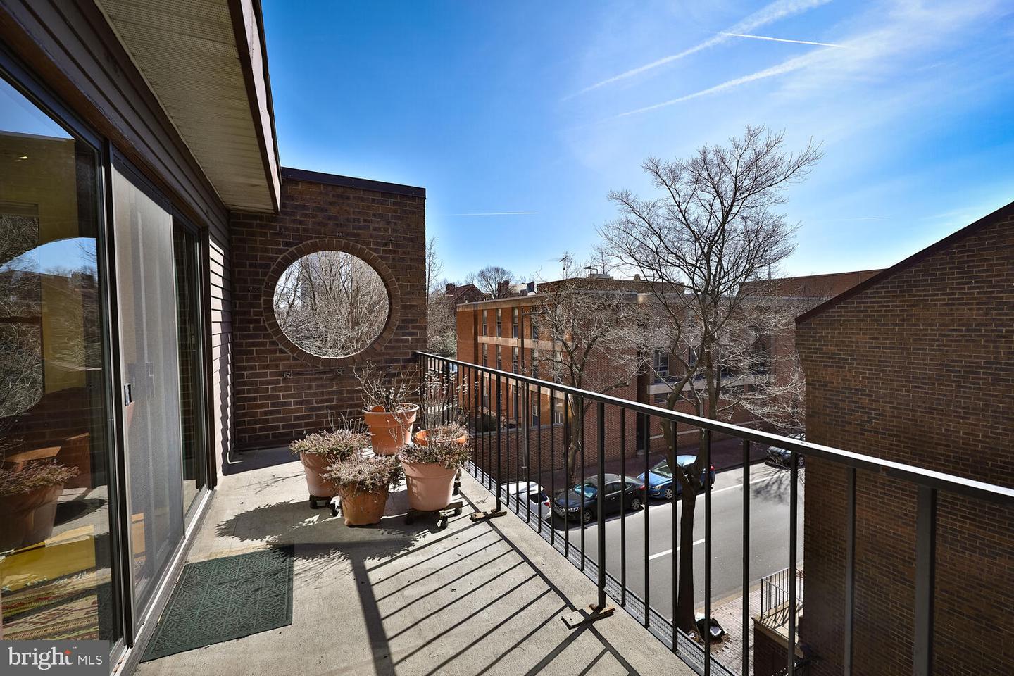 2 Saint James Ct