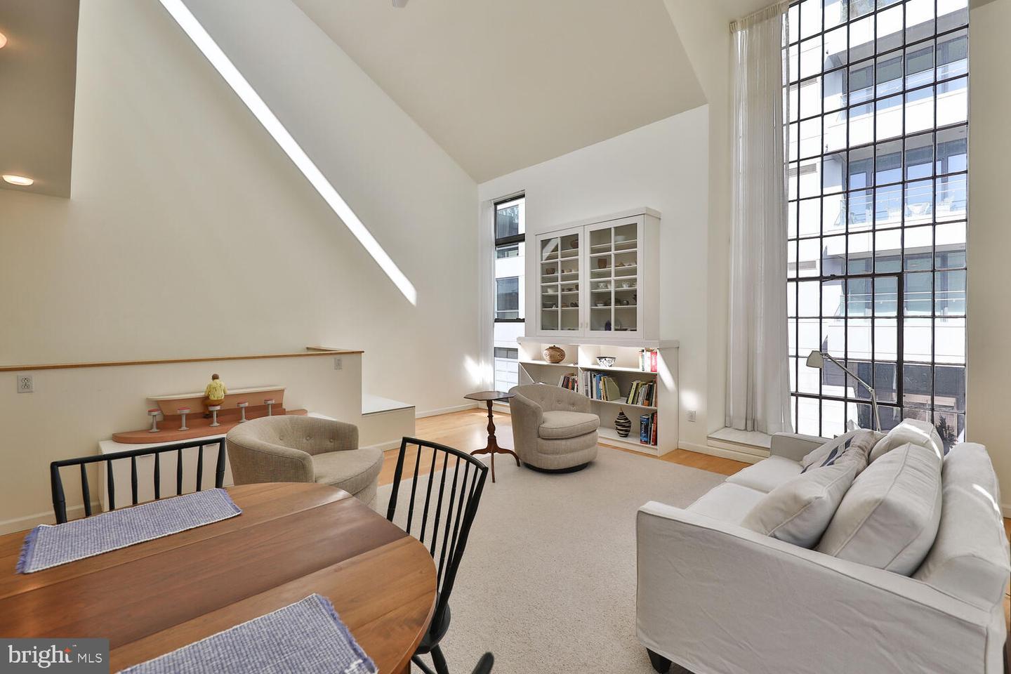 2 Saint James Ct